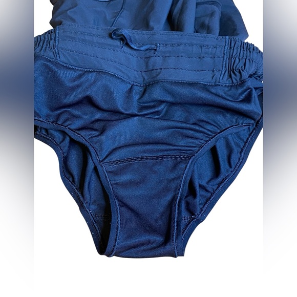 Lululemon Black Hotty Hot Shorts Women’s Size 4 - Picture 7 of 10